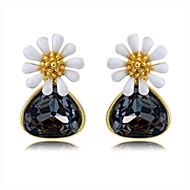 Picture of Wholesale Gold Plated Zinc Alloy Stud Earrings with No-Risk Return