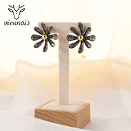 Picture of Irresistible Gold Plated Flowers & Plants Stud Earrings As a Gift