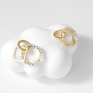 Picture of Classic Gold Plated Stud Earrings with Speedy Delivery