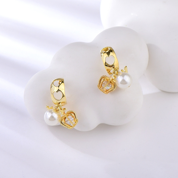 Picture of Classic White Stud Earrings Online Only