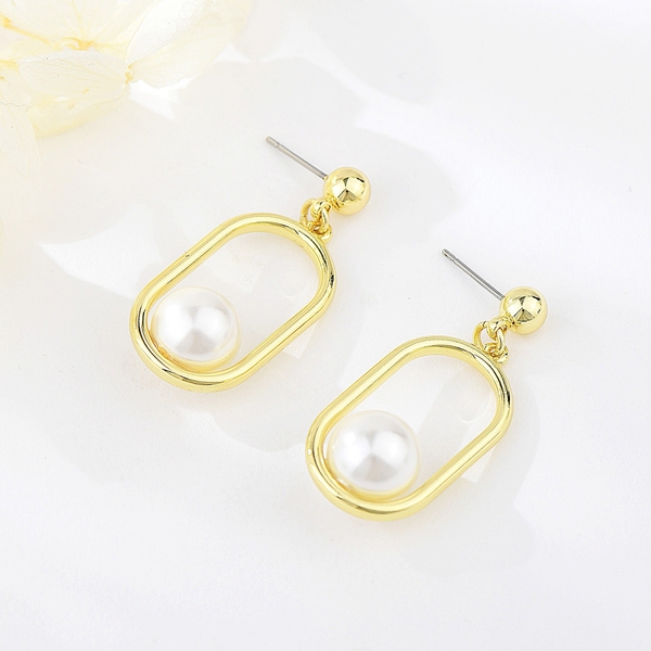 Picture of Low Cost Gold Plated Artificial Pearl Dangle Earrings with Low Cost