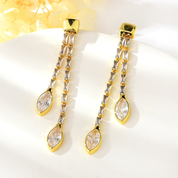 Picture of High Quality Medium White Dangle Earrings with Beautiful Craftmanship