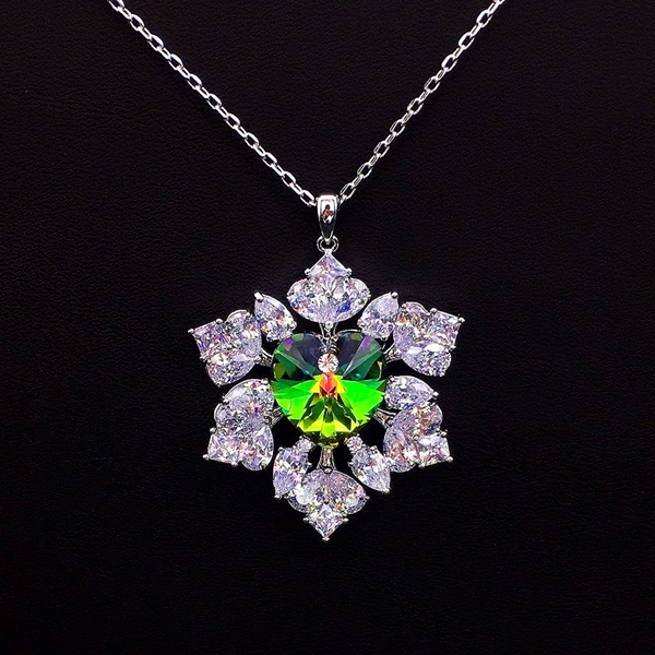 Picture of Party Green Pendant Necklace with Beautiful Craftmanship
